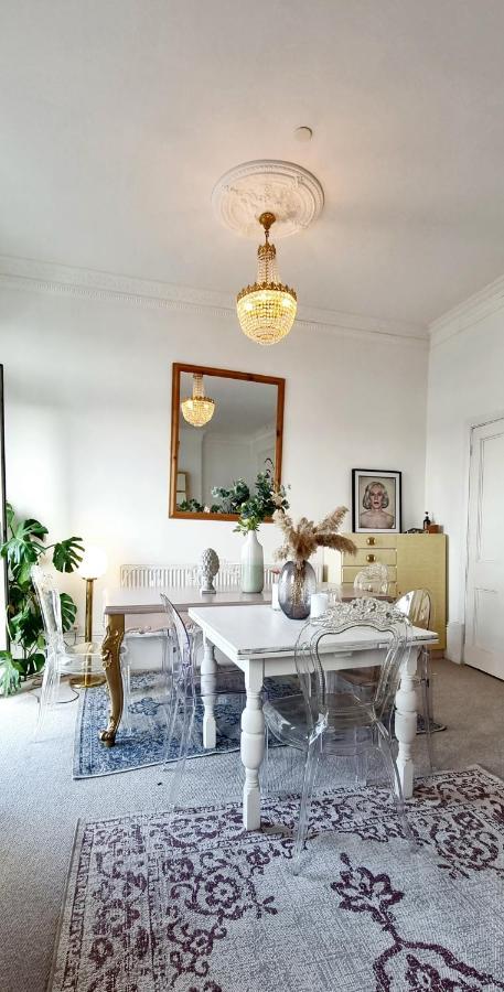 Elegant 5 Bed 4 Bath 'Vogue House' Parisian Style Home مارجيت المظهر الخارجي الصورة