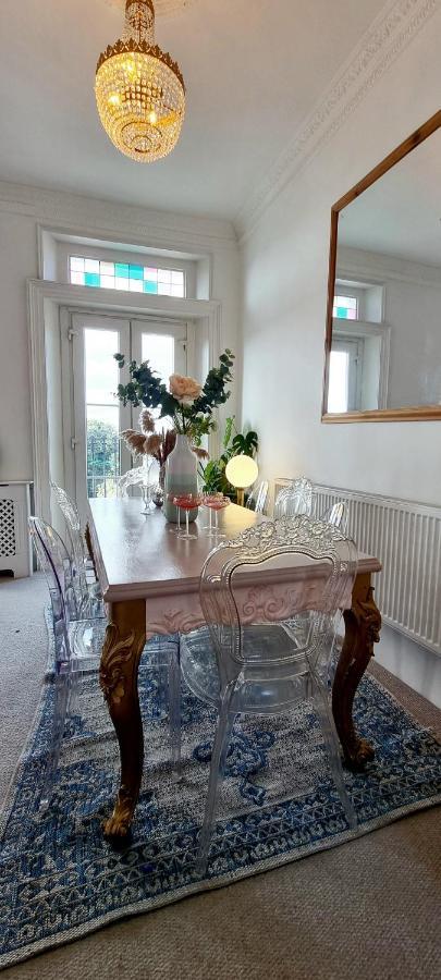 Elegant 5 Bed 4 Bath 'Vogue House' Parisian Style Home مارجيت المظهر الخارجي الصورة